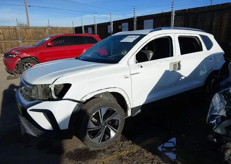 2023 Volkswagen Taos 1.5T Se z USA, uszkodzony, nr VIN 3VVUX7B26PM354554